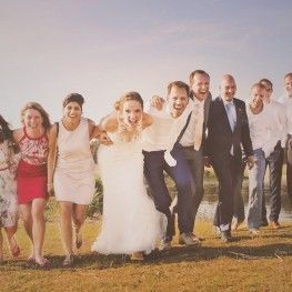 Groepsfoto door de bruidsfotograaf