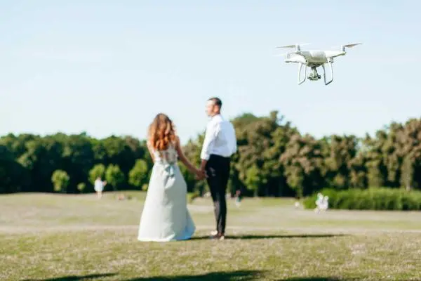 Het vastleggen van je bruiloft met een drone