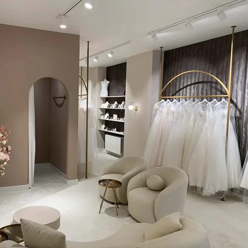 Laliza Bridal Boutique - Trouwjurken met bijpassende bruidsaccessoires
